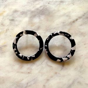 Machete Isla Hoops - Black & White